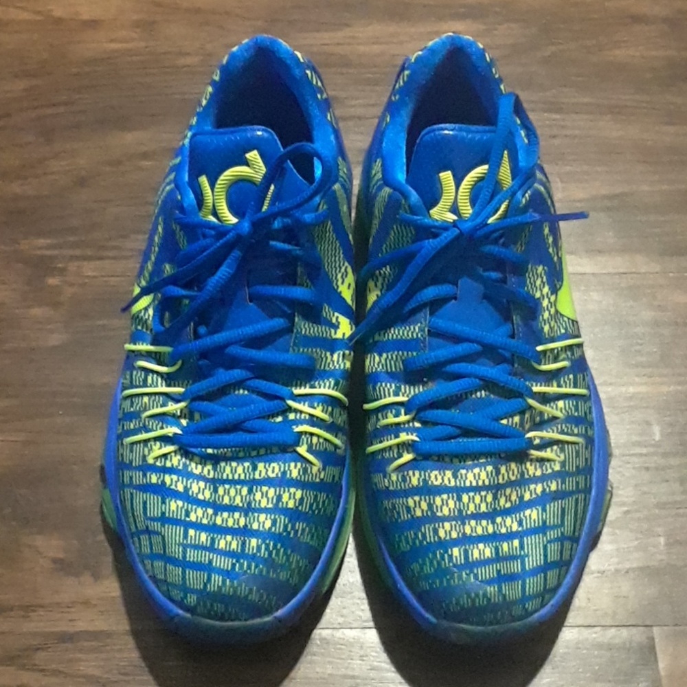 KD BASKETBALL SHOES SIZE 6.5Y 💥 KD FANS 💥